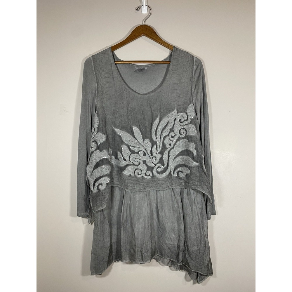 Femme Fatale Top Womens MEDIUM Gray Embroidered Sequin Layered‎ Tunic Flowy Boho